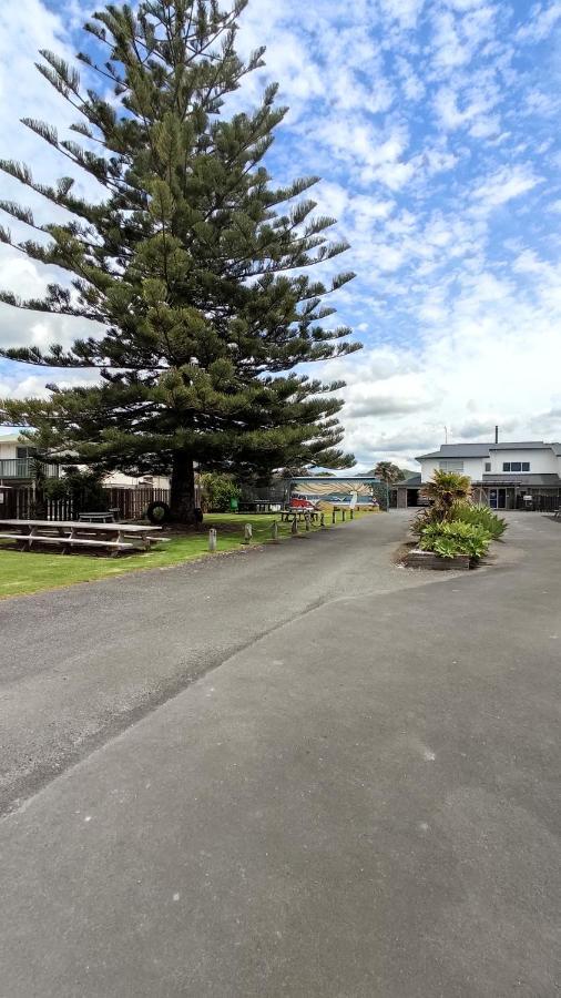 Beaches Motel Waihi Exterior foto